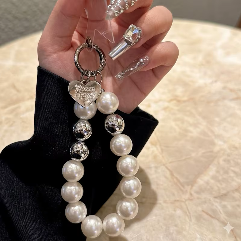 Corrente Alça Pingente de Celular com Pérolas e Metal Prateado – Acessório para Celular, Bolsa ou Chaveiro
