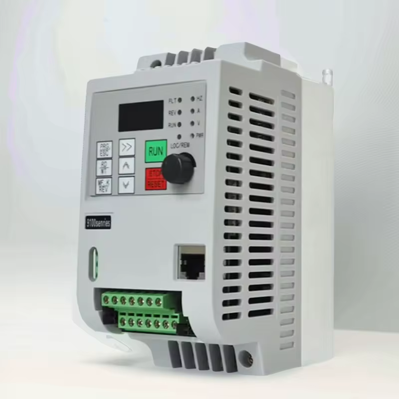 Para a Europa: entrada monofásica de 220v, conversor de frequência de saída trifásica, alimenta 1,5kw/2,2kw/4kw, inversor VSD/VFD/50HZ